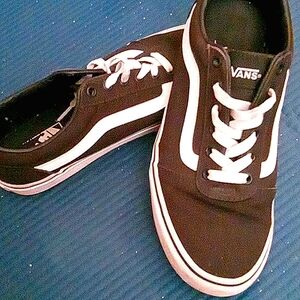 Classic old school black with white Van's
